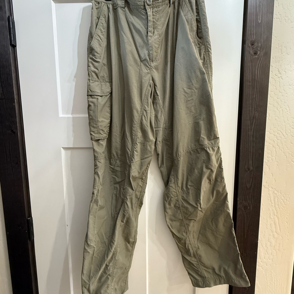 Colombia Titanium Men’s Outdoor Khaki Pants Size medium